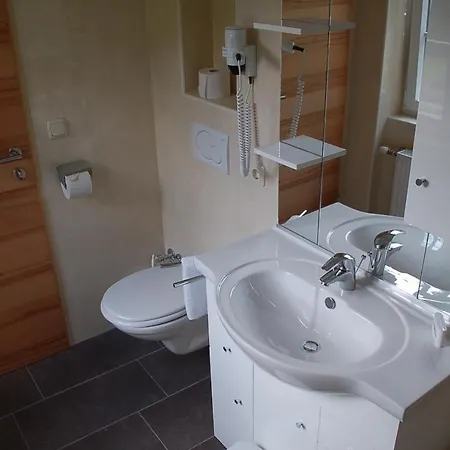 Rauscher - Naturteichparadies ホテル バート・ホーフガシュタイン